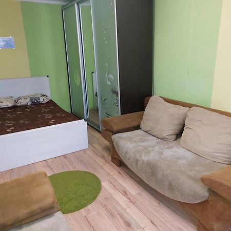 Ferienwohnung Район Деснянской Правды Tschernihiw Zimmer foto